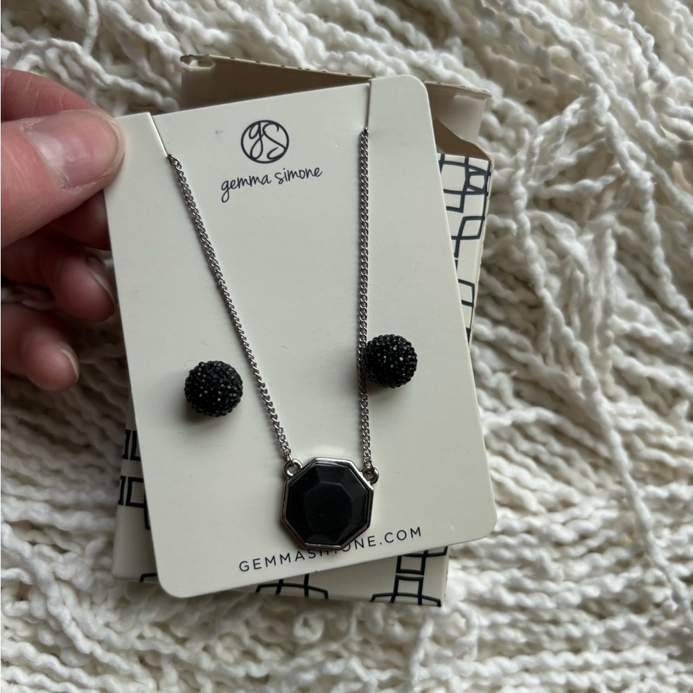 NWT Gemma Simone Earrings and Necklace Set